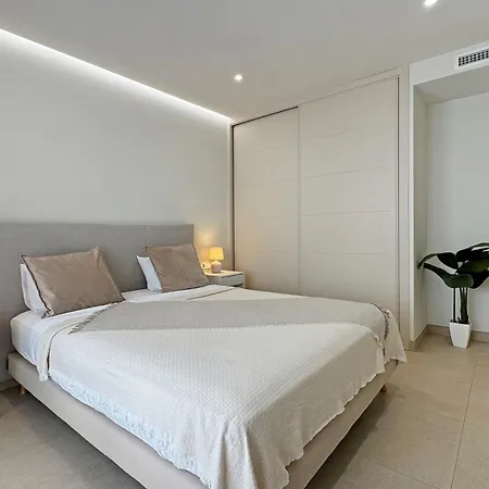 Appartement Antika 1a *